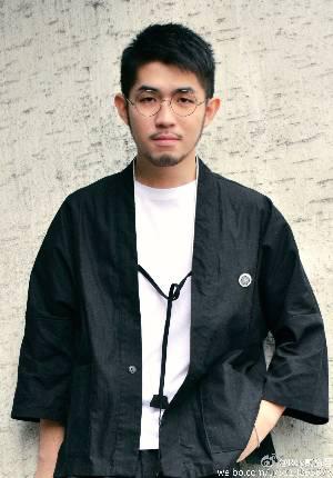 上传名人(如:爱因斯坦,李小龙)照片,从明星库里寻找演员或替身演员